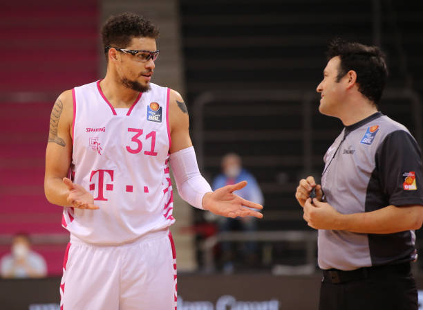 的助攻和出 的助攻和出