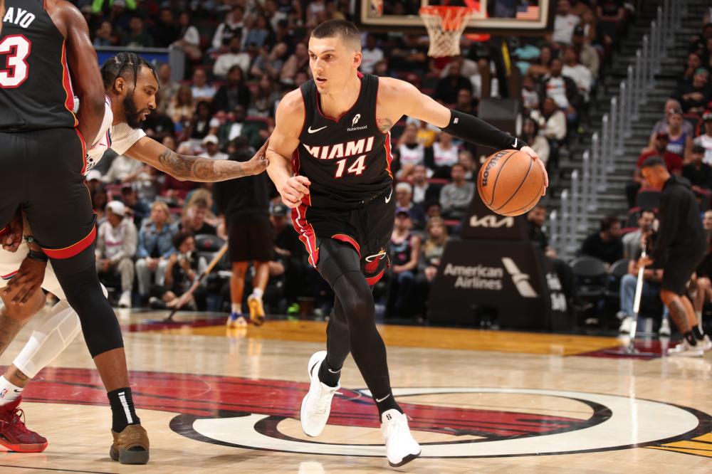 待雄鹿阵营 待雄鹿阵营