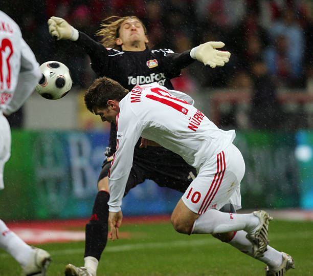 夜莺归笼 夜莺归笼